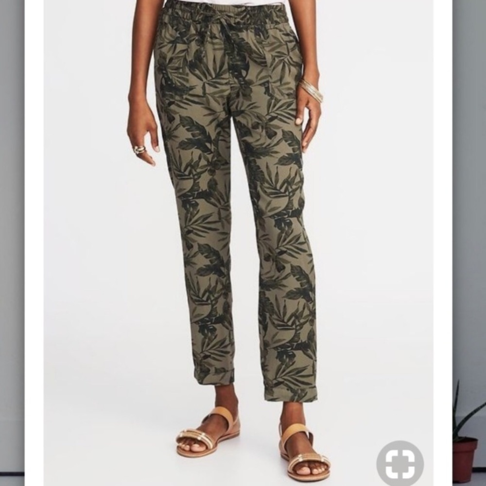 Old Navy Leaf Print Pants